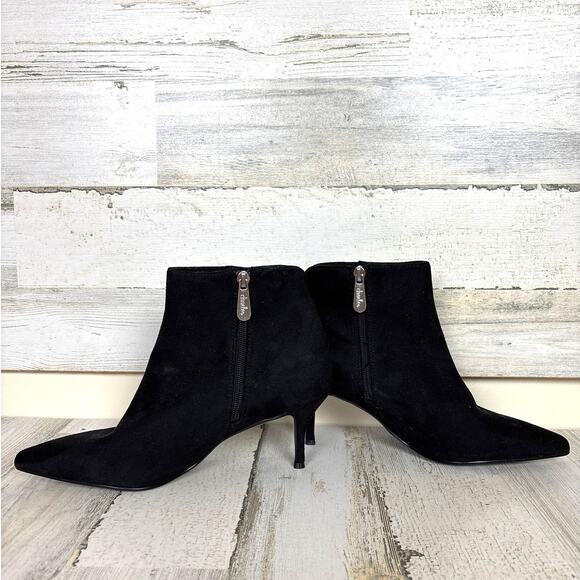 Charles by Charles David Women’s 8 Black Faux Suede Ankle Boots Kitten Heel New - Picture 6 of 10